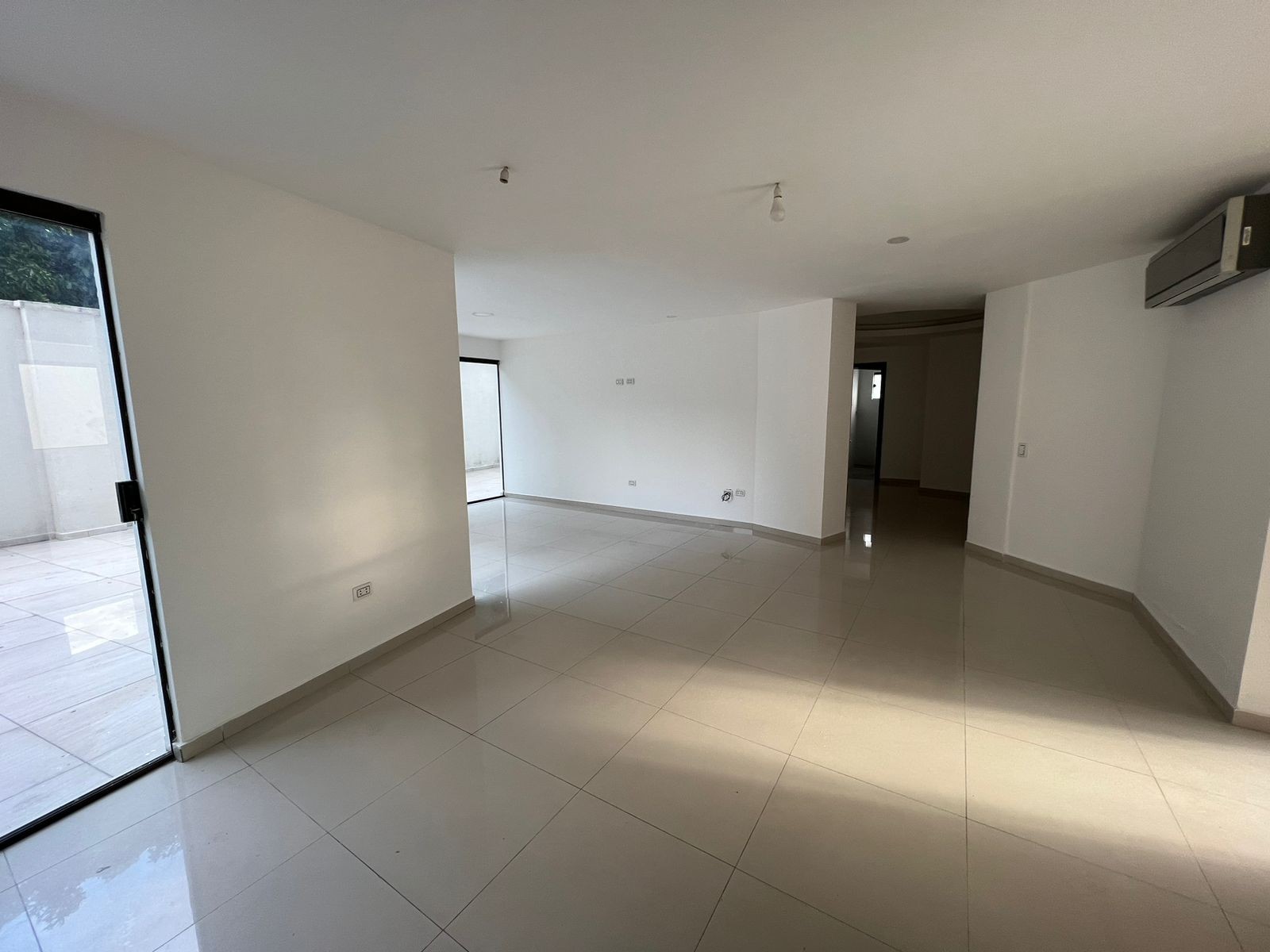 Departamento Zona central Calle tarija esquina Irla zona parque Urbano Foto 22