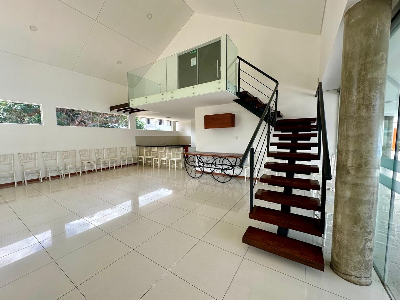 Casa en VentaEn Venta Hermosa Casa de 4 Dormitorios en Condominio en Av. Piraí Zona de Condominios Foto 6