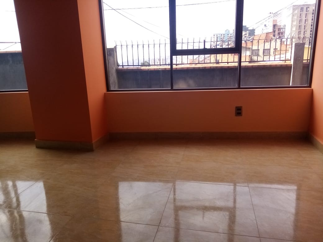 Oficina en Miraflores en La Paz 1 dormitorios 2 baños  Foto 3