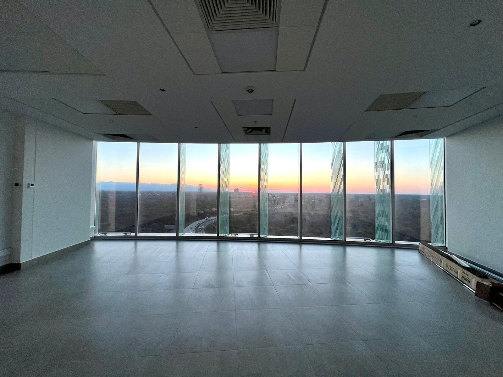 Oficina PLAZA EMPRESARIAL MANZANA 40 OFICINA EN ALQUILER Foto 8