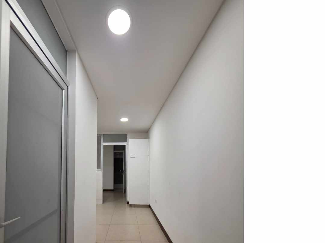 Departamento en AlquilerZona Norte 
6to. Anillo ( Av.Banzer y Beni)
Condominio Torres de  la Sierra 3 dormitorios 4 baños 1 parqueos Foto 31