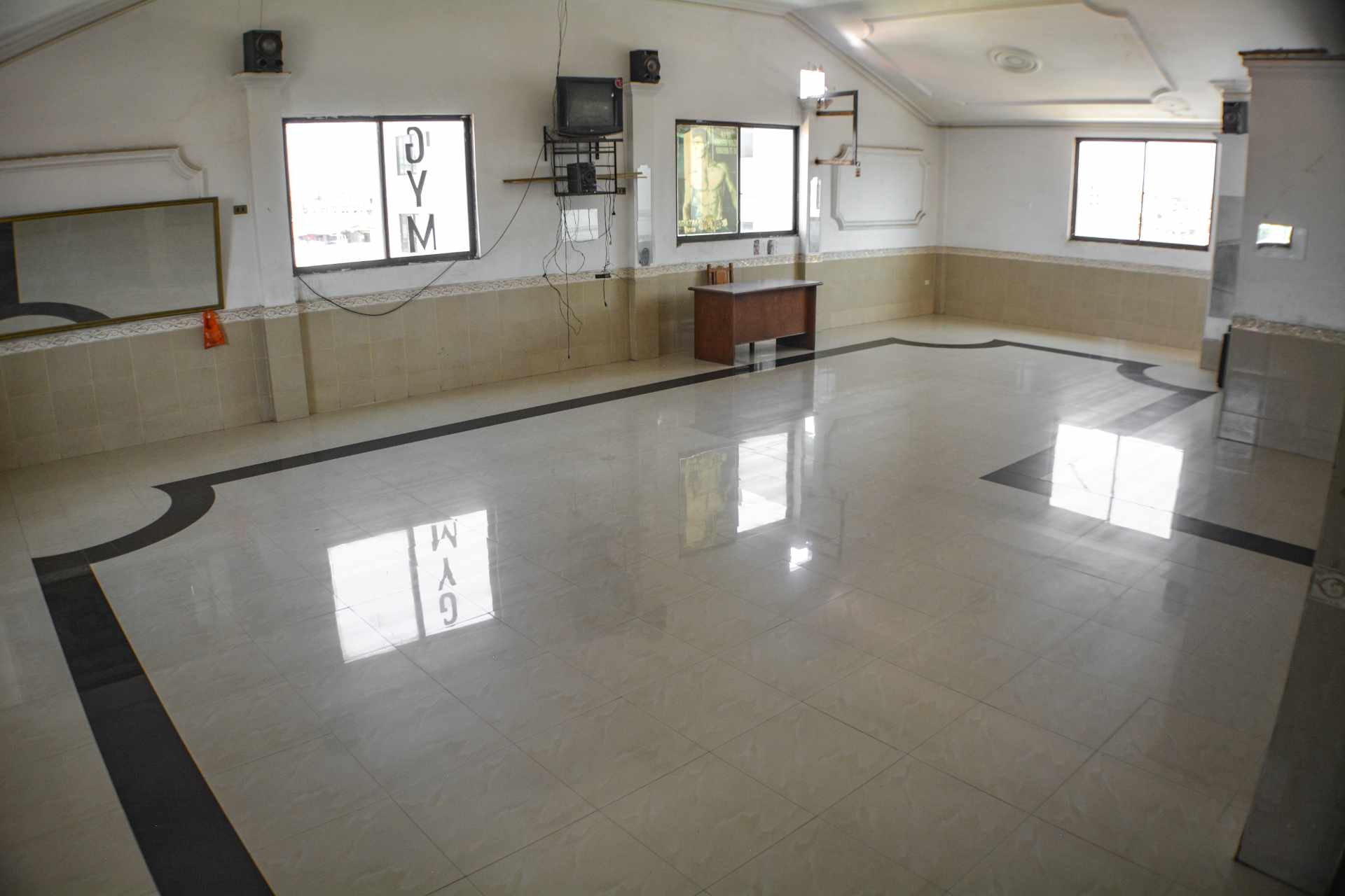 Edificio en VentaAv. Ingavi Zona Chimba Foto 9