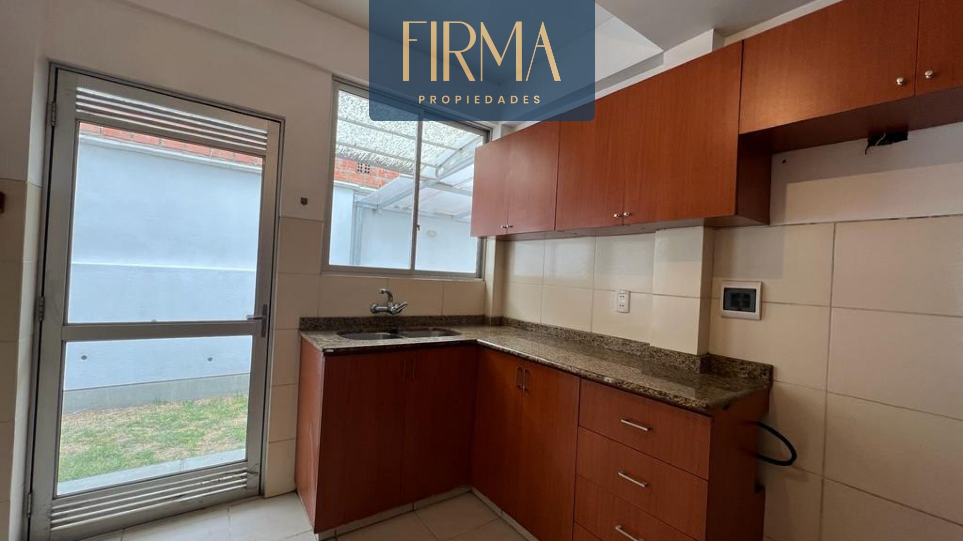 Casa en VentaCOMPRA ESTA CASA EN CHASQUIPAMPA 3 dormitorios 4 baños 1 parqueos Foto 7