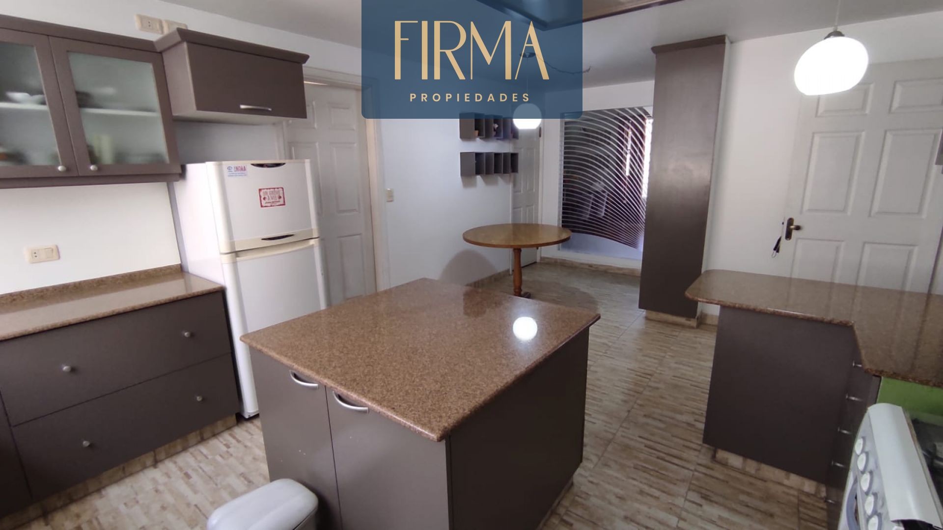 Casa en Calacoto en La Paz 9 dormitorios 7 baños 4 parqueos Foto 12