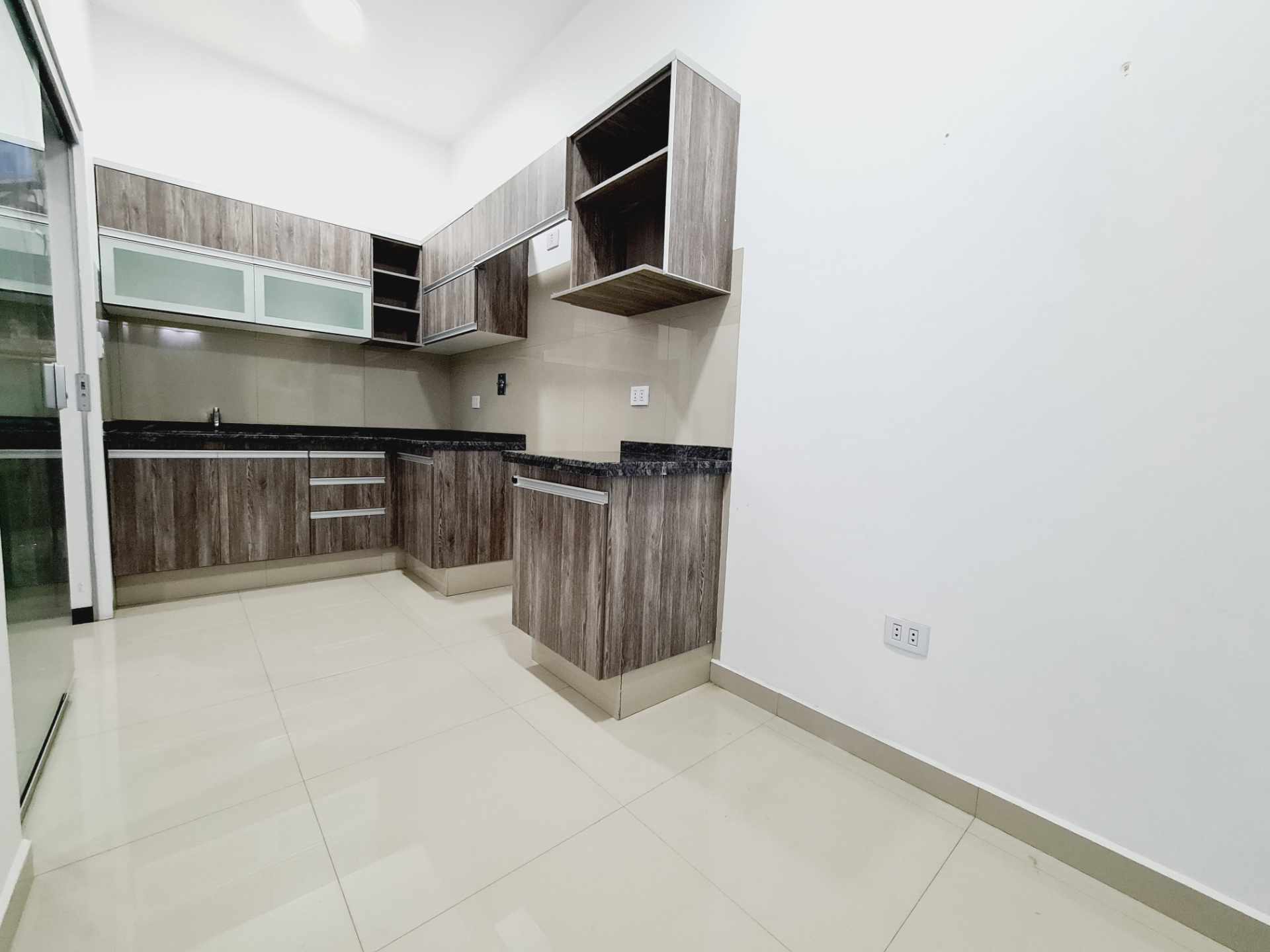 Departamento en VentaCalle Tupak Amaru, edificio Trivento. A cuadra y media de la Av. América. Foto 7