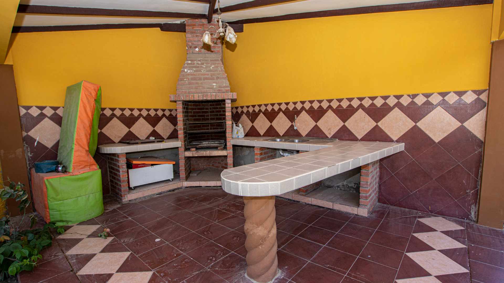 Casa en Colcapirhua en Cochabamba 4 dormitorios 3 baños 2 parqueos Foto 7