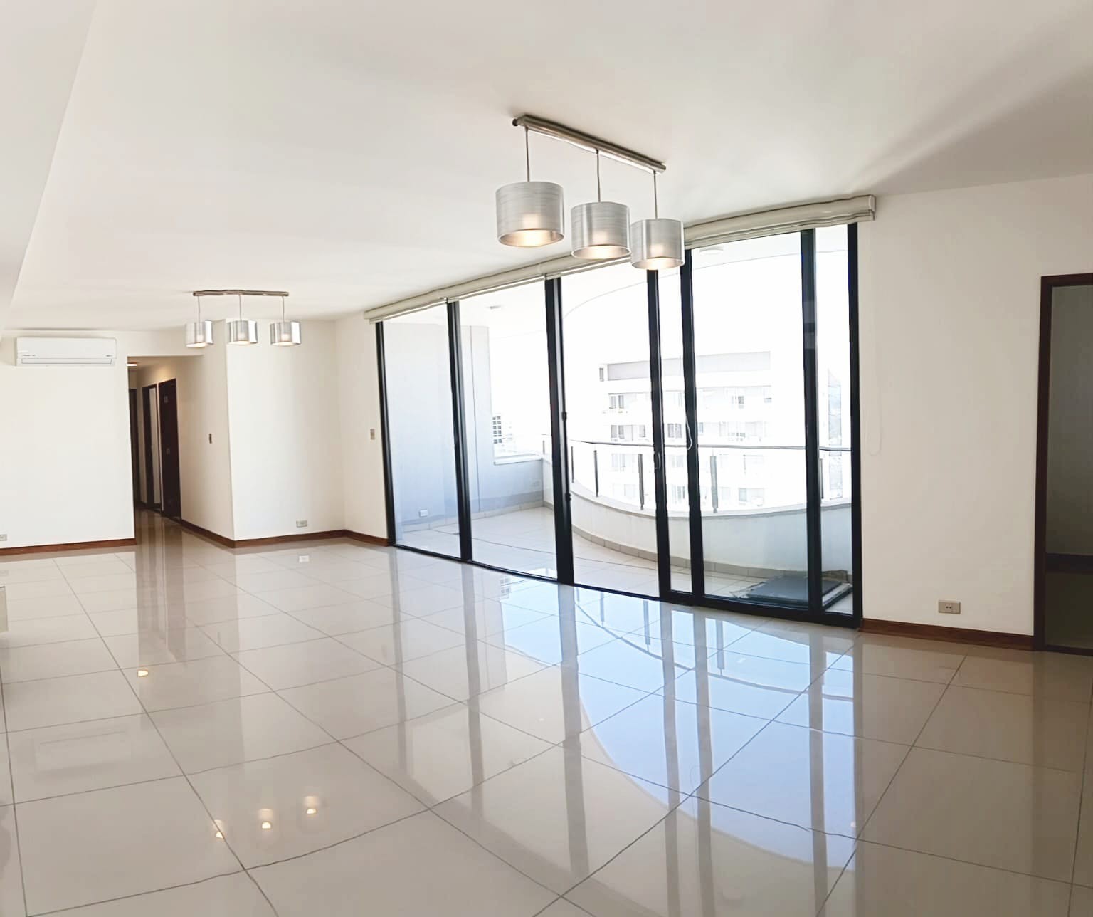 Departamento en Entre 2do y 3er anillo Norte en Santa Cruz de la Sierra 3 dormitorios 2 baños 1 parqueos Foto 17