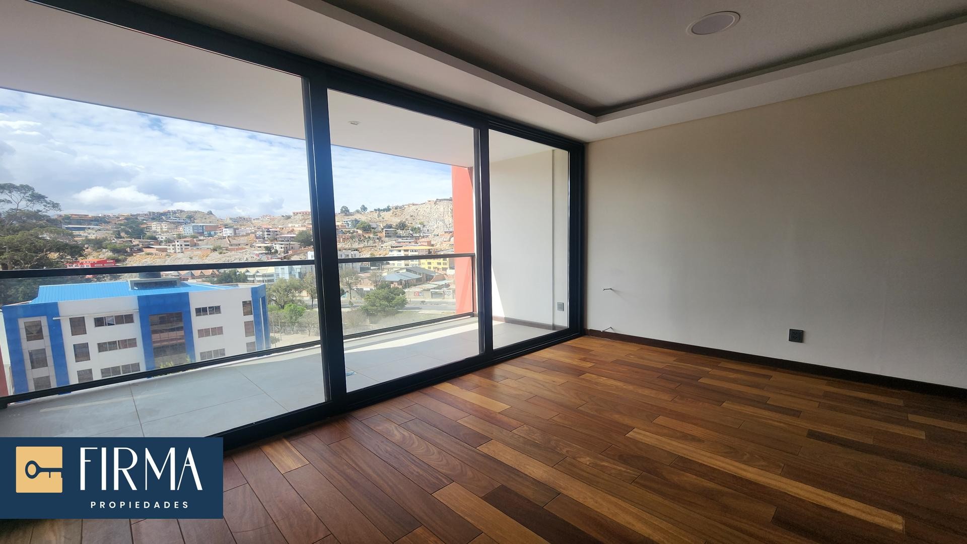 Departamento en VentaDEPARTAMENTO DE LUJO A ESTRENAR CON BALCON EN VENTA, OBRAJES 3 dormitorios 4 baños 1 parqueos Foto 1