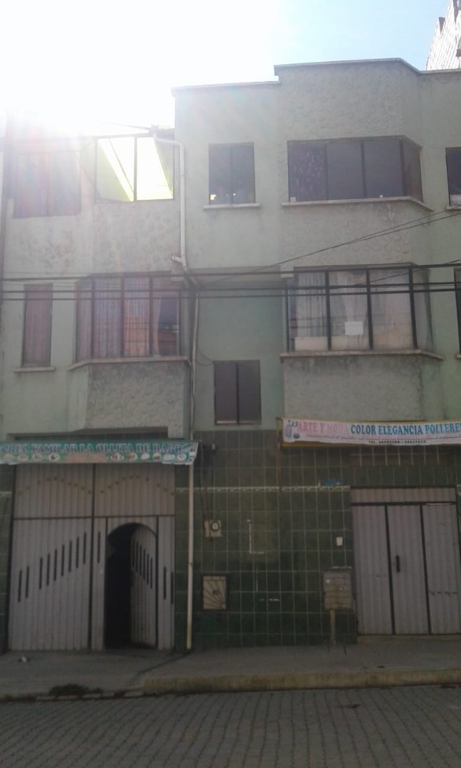 Casa en 16 de Julio en El Alto 8 dormitorios 2 baños 1 parqueos Foto 1