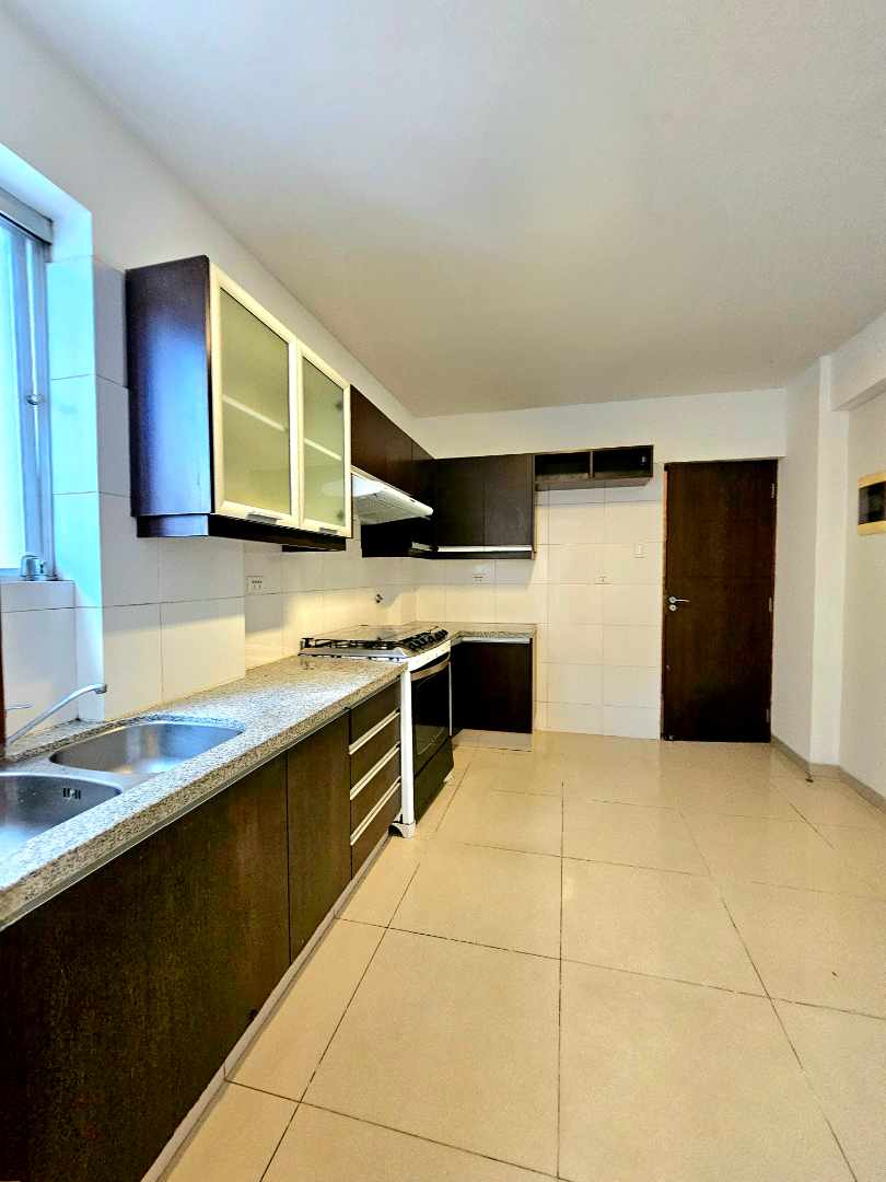 Departamento en AlquilerAv.   Beni 4to y 5to anillo- Lindo Departamento de 3 Dormitorios  Foto 4
