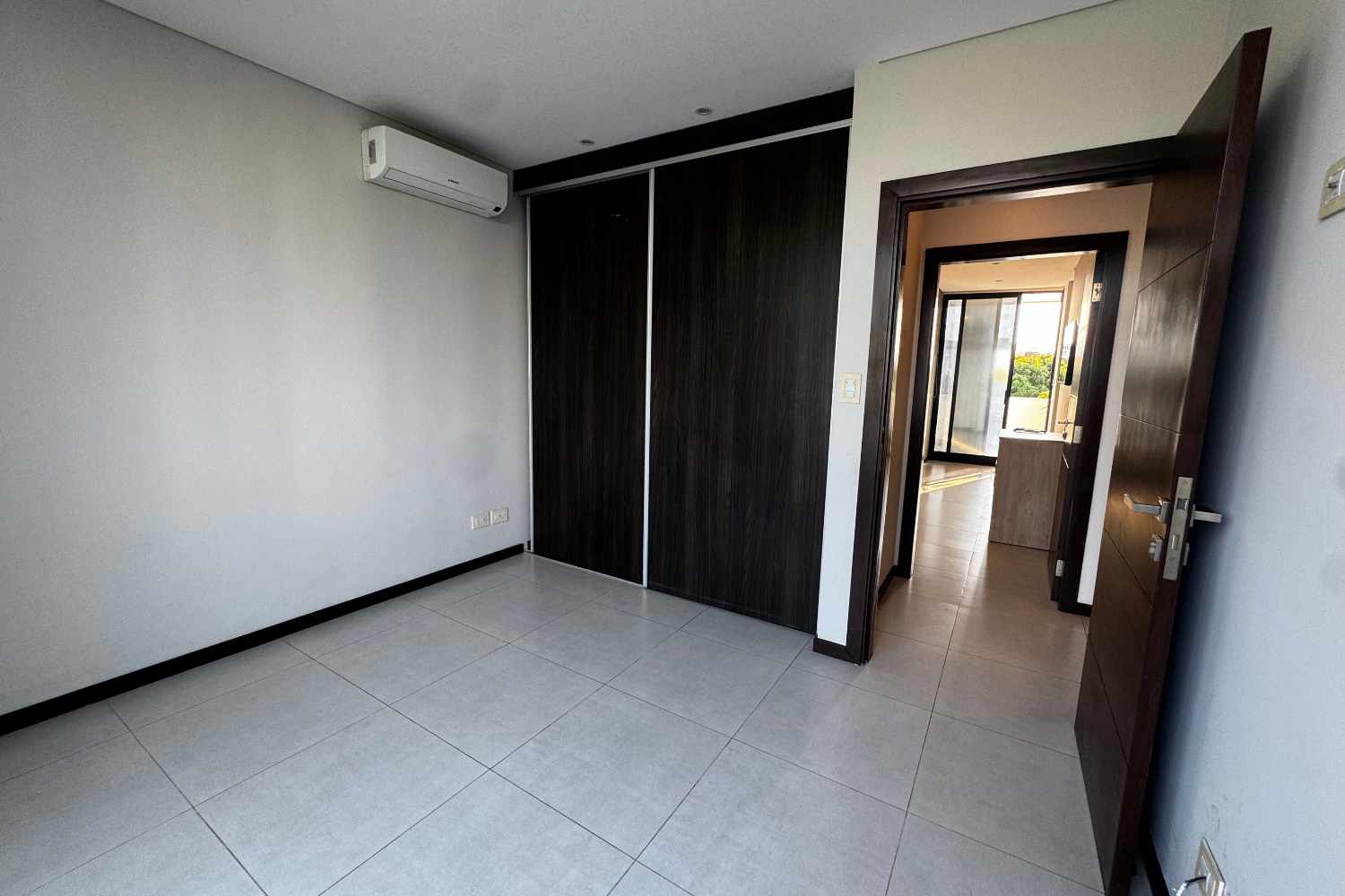 Departamento en AlquilerCONDOMINIO PIAZZA ONCE 2 dormitorios 3 baños 1 parqueos Foto 16