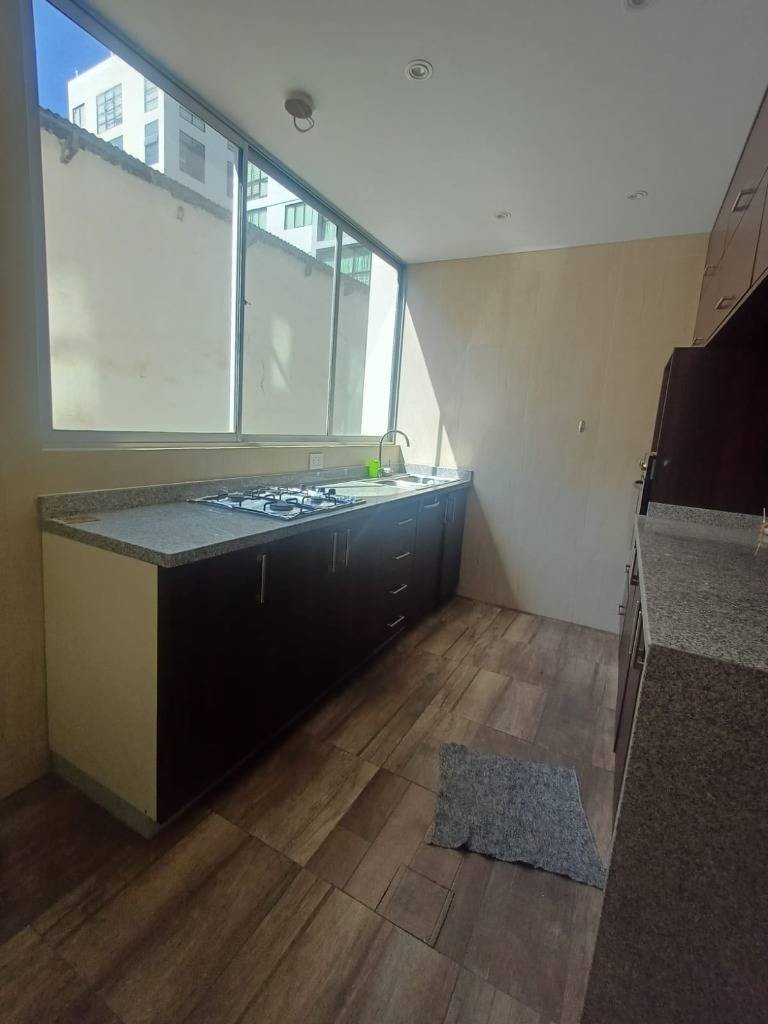 En Alquiler a Bs 4,700 Foto 5