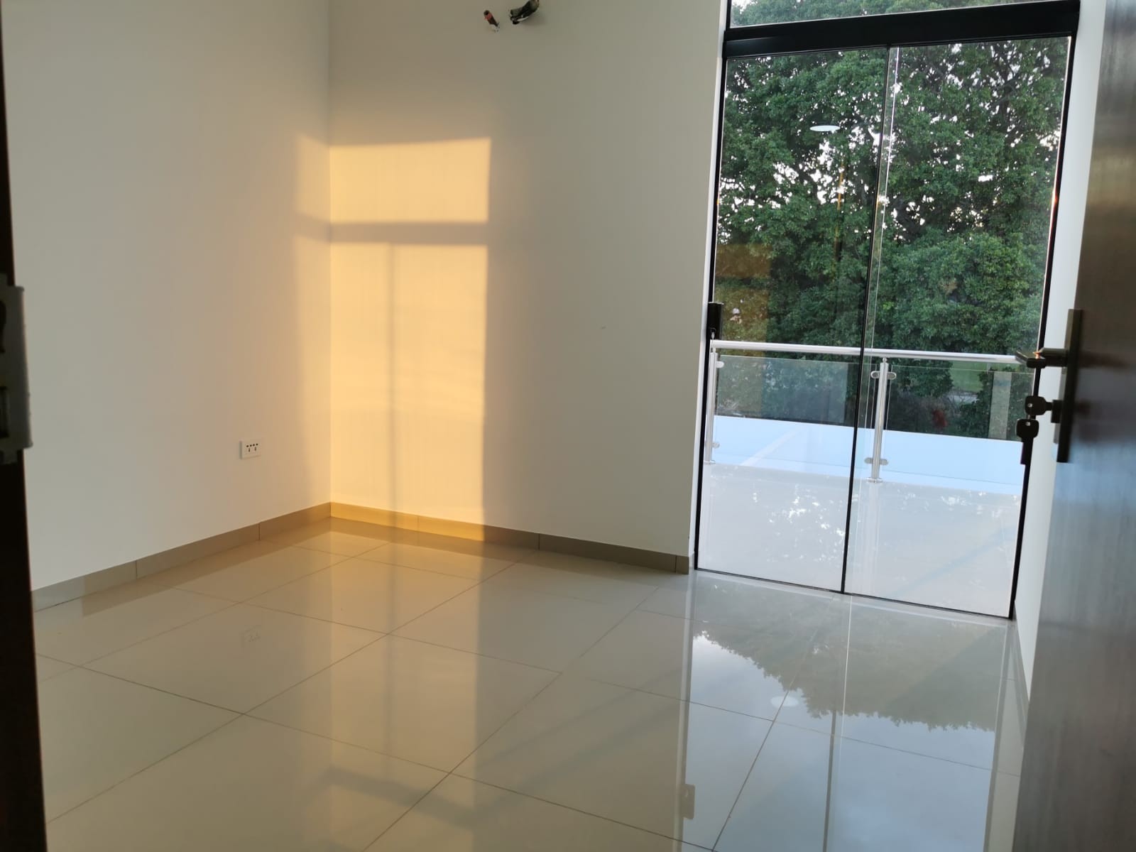 Casa en VentaAV. BANZER - CONDOMINIO CASA DE  CAMPO 4 dormitorios 4 baños 2 parqueos Foto 18