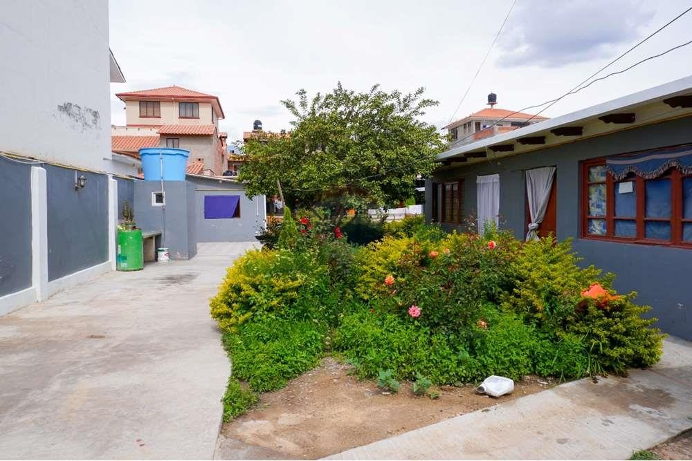Departamento en La Chimba en Cochabamba 4 dormitorios 2 baños 4 parqueos Foto 11