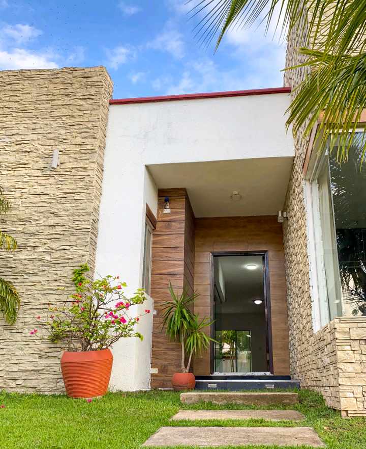 Casa en Venta<b>CASA EN VENTA SANTA CRUZ DE LA COLINA</b> 4 dormitorios 4 baños 4 parqueos Foto 2
