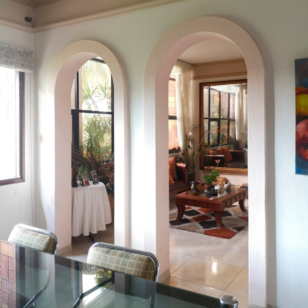 En Alquiler a $us 2,500 Foto 5