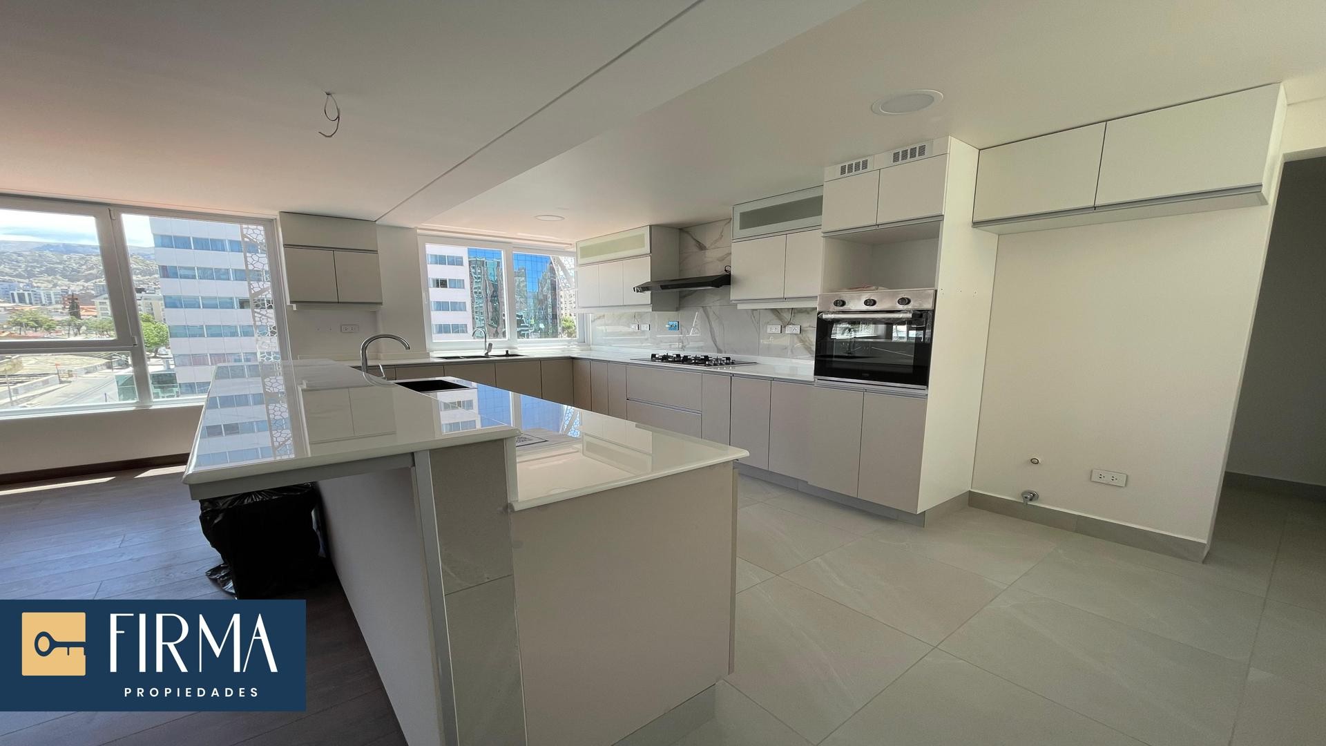 Departamento en AlquilerDEPARTAMENTO EN ALQUILER A ESTRENAR EN CALACOTO 3 dormitorios 5 baños 1 parqueos Foto 5