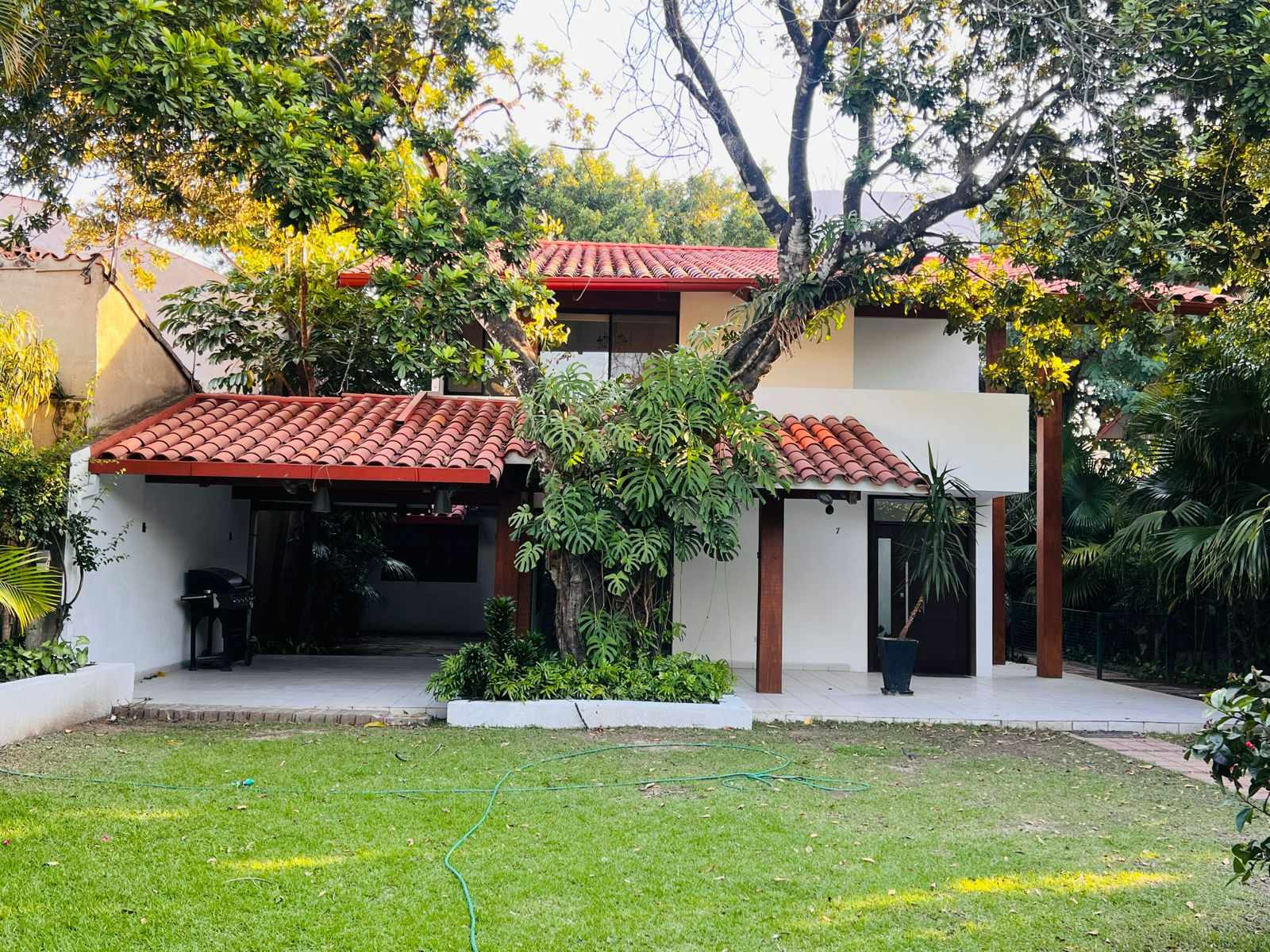 En Alquiler a $us 1,600 Foto 3