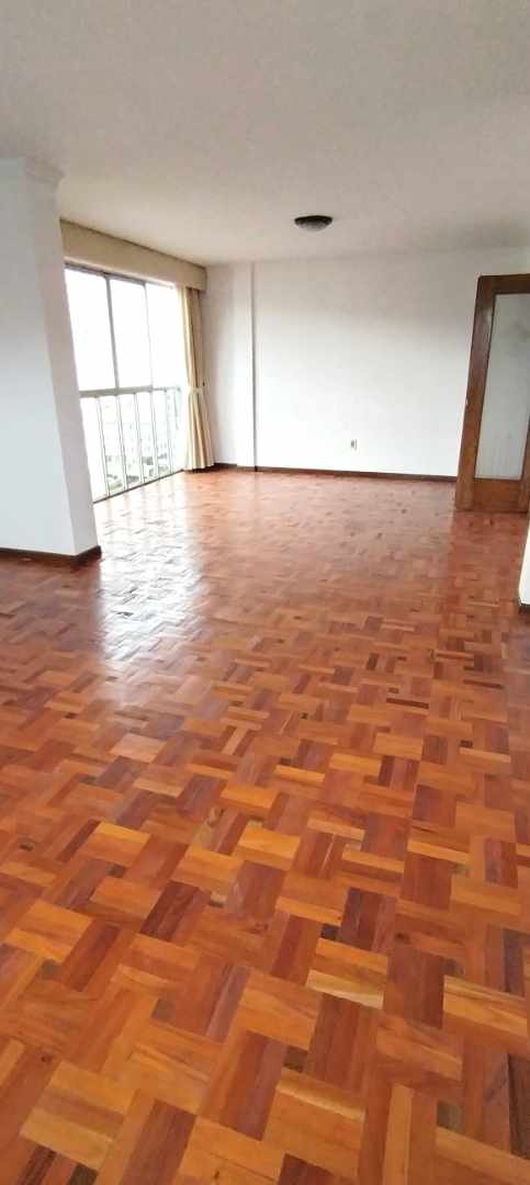 Departamento en AlquilerAV. ARCE  3 dormitorios 4 baños 1 parqueos Foto 8