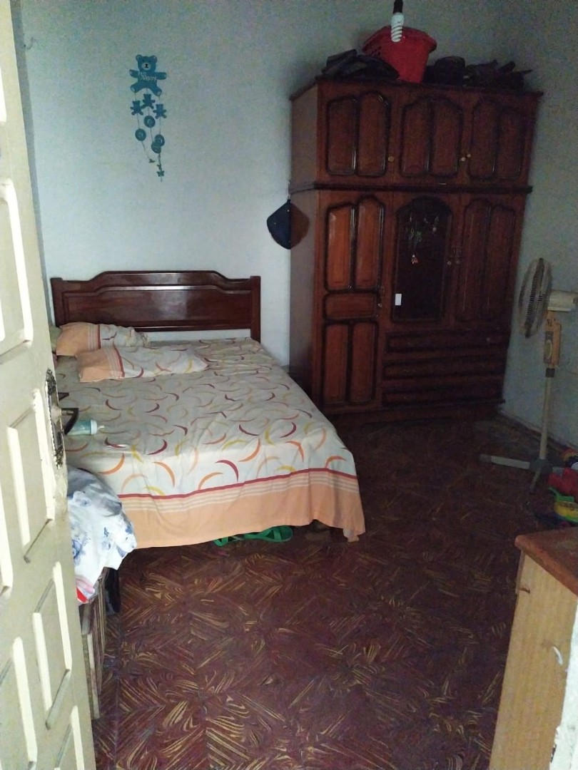 Casa en Entre 3er y 4to anillo Este en Santa Cruz de la Sierra 6 dormitorios 4 baños 2 parqueos Foto 11