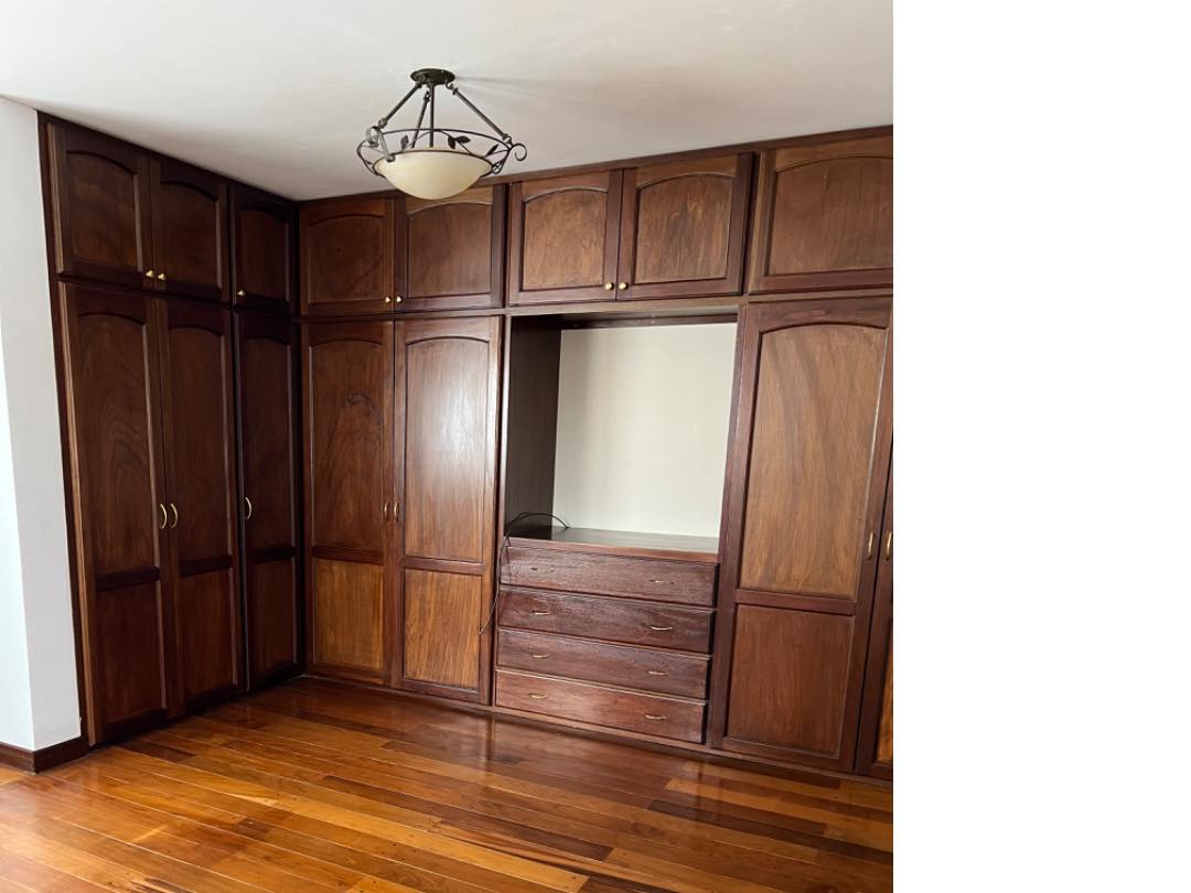 Casa en Achumani en La Paz 5 dormitorios 5 baños 2 parqueos Foto 15