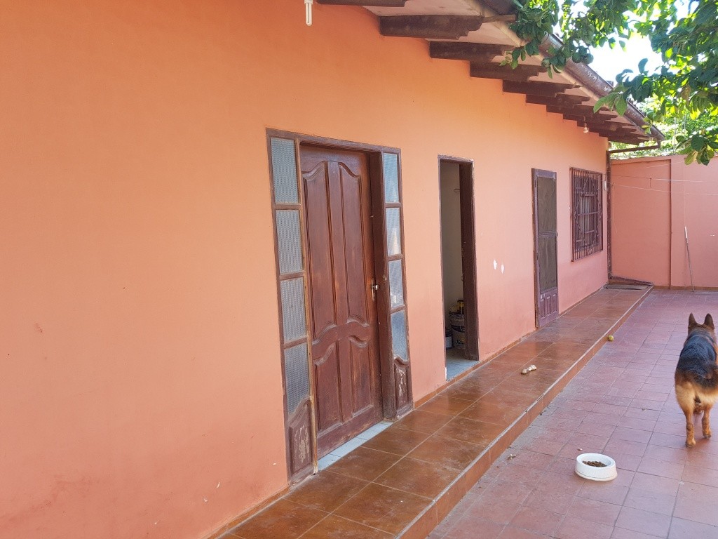 Casa en AlquilerPasando 1 cuadra el 6to anillo y la Ave. Beni, 1 cuadra a la derecha Foto 6