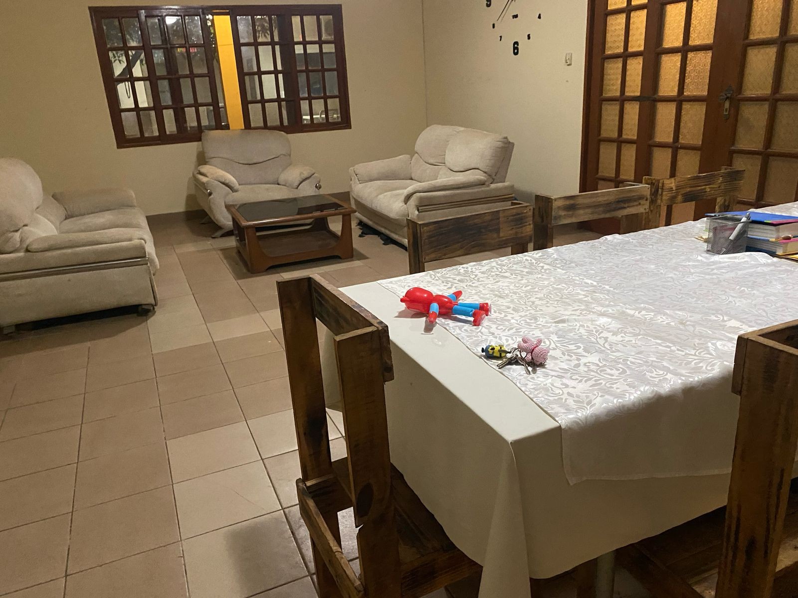 Casa en Entre 4to y 5to anillo Sur en Santa Cruz de la Sierra 4 dormitorios 3 baños 4 parqueos Foto 5