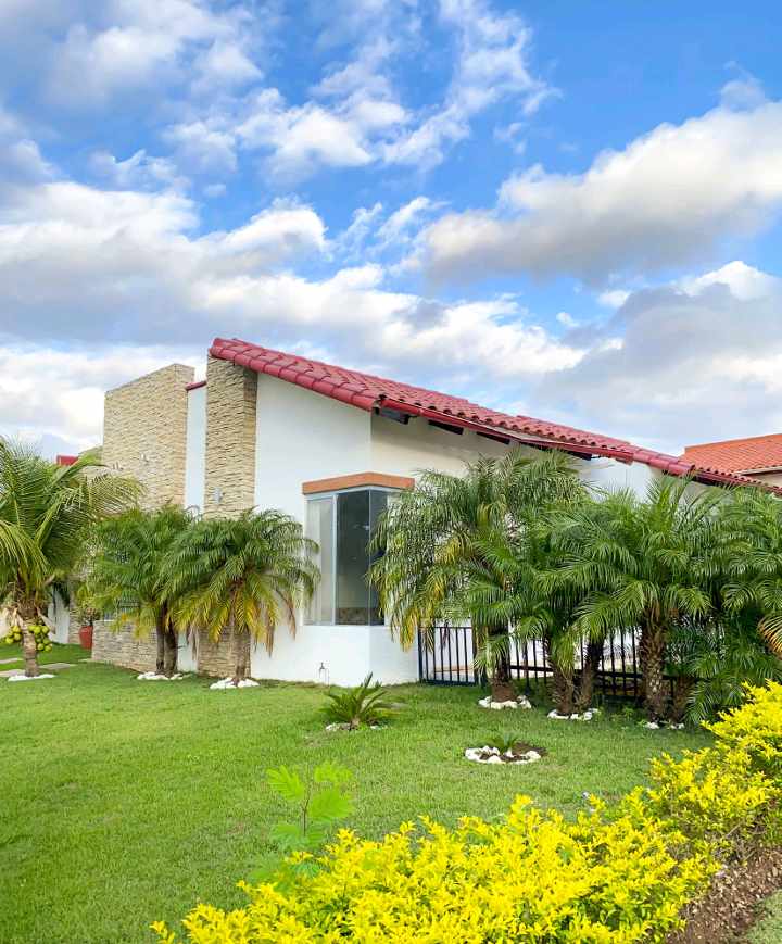 Casa en Venta<b>CASA EN VENTA SANTA CRUZ DE LA COLINA</b> 4 dormitorios 4 baños 4 parqueos Foto 4