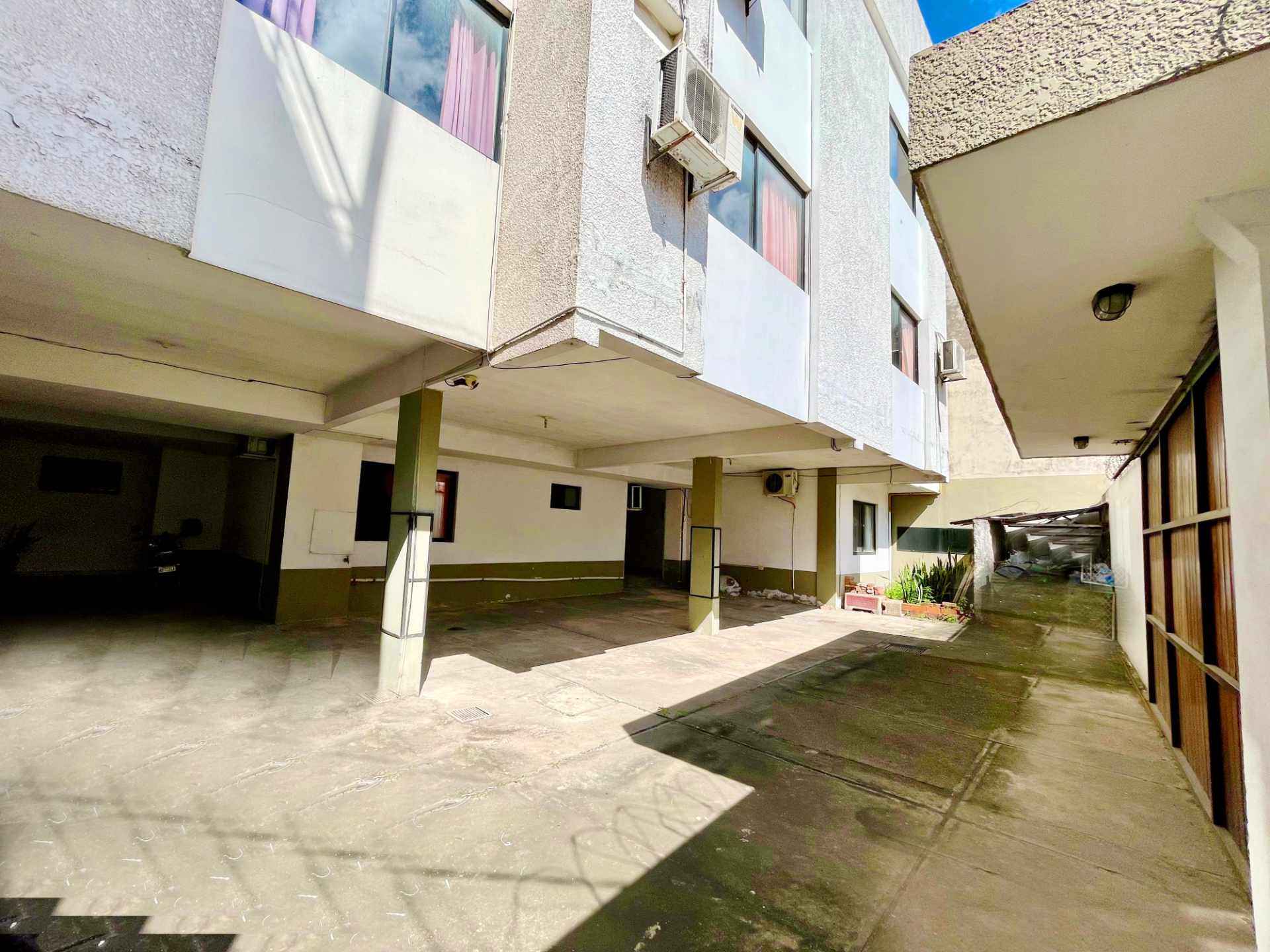 Edificio FRENTE A LA TERMINAL BIMODAL!! HOTEL ACTIVO EN VENTA!! Foto 3