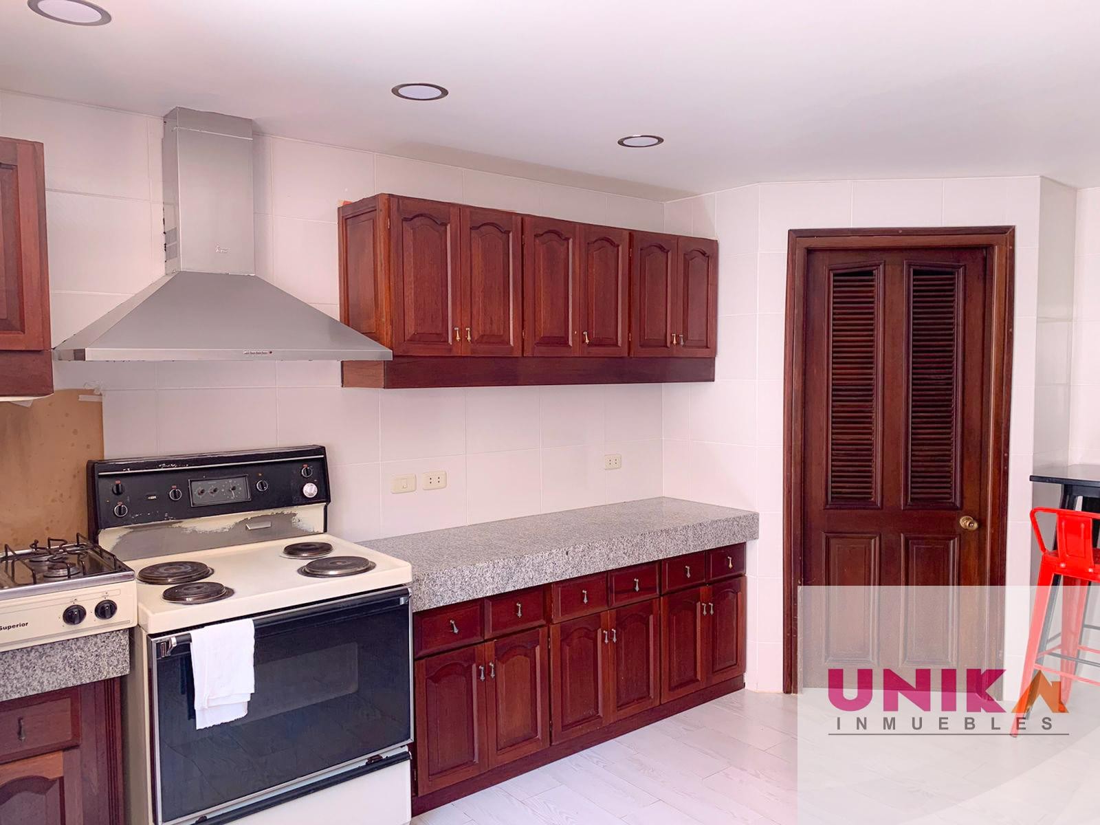 Casa en AlquilerLUJOSA CASA EN LA FLORIDA AMOBLADA  Foto 9