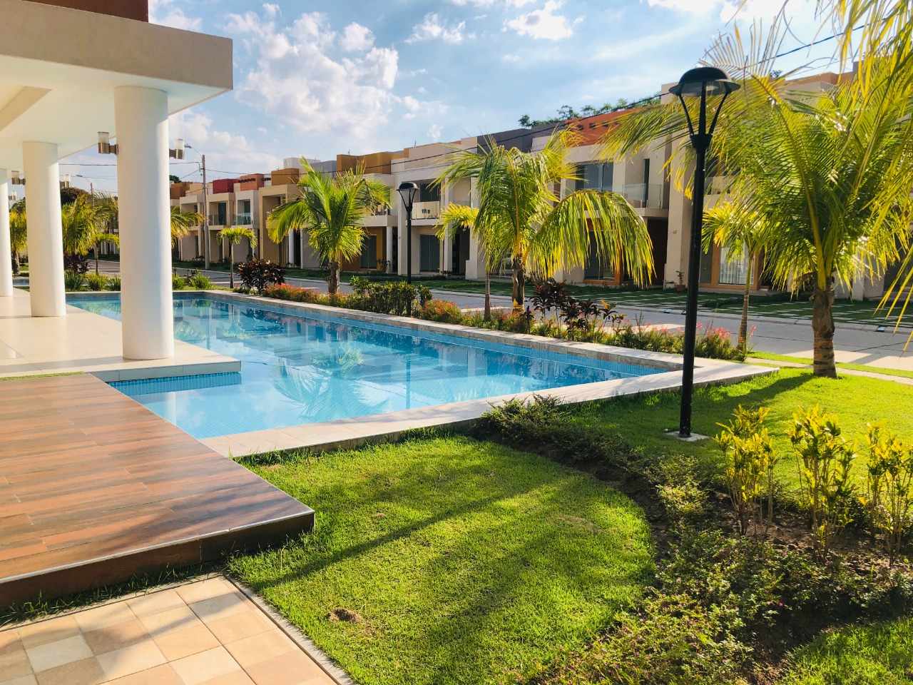 Casa en VentaCasa en Venta en Verdi Condominio Privado Remanso (Zona Norte) 3 dormitorios 3 baños 2 parqueos Foto 2