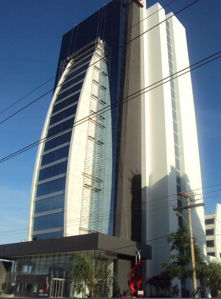 Oficina en AlquilerEDIFICIO TORRE DUO CENTRO EMPRESARIAL 2 dormitorios 1 baños 1 parqueos Foto 2