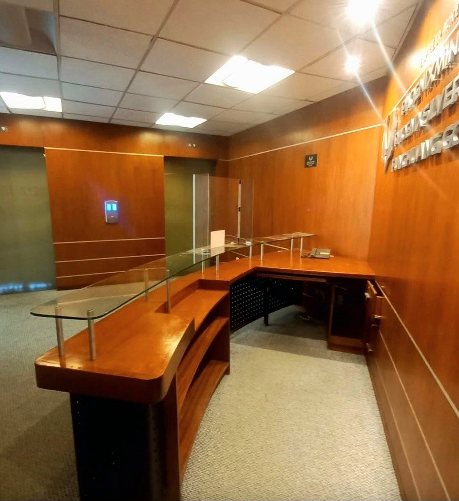 Oficina en Alquiler𝗢𝗙𝗜𝗖𝗜𝗡𝗔 𝗘𝗠𝗣𝗥𝗘𝗦𝗔𝗥𝗜𝗔𝗟 𝗗𝗘 𝗟𝗨𝗝𝗢 𝗘𝗡 𝗖𝗔𝗟𝗔𝗖𝗢𝗧𝗢 – 𝗔𝗩. 𝗕𝗔𝗟𝗟𝗜𝗩𝗜Á𝗡  10 dormitorios 6 baños 2 parqueos Foto 15