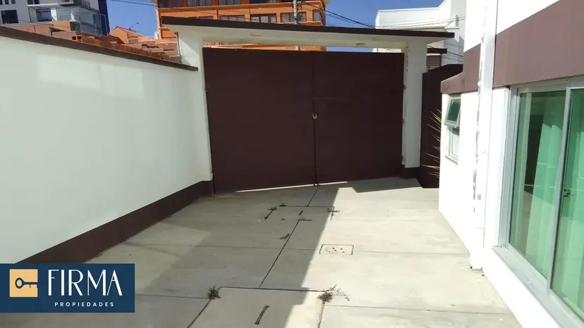 Casa en AlquilerUrbanización Los Rosales Zona de Achumani  Foto 3