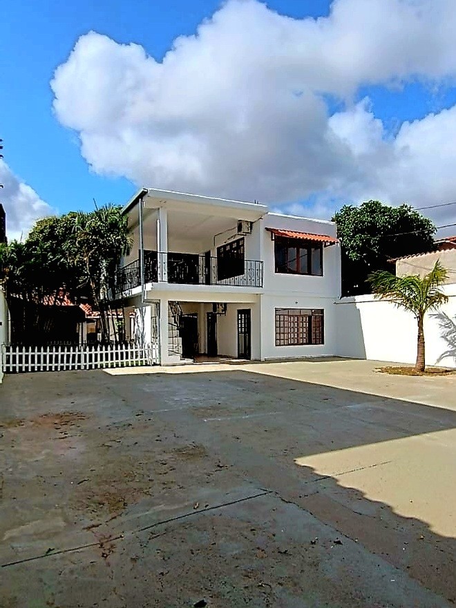 Casa Zona Norte
Av. Juan Pablo II
CASA INDEPENDIENTE  Foto 26