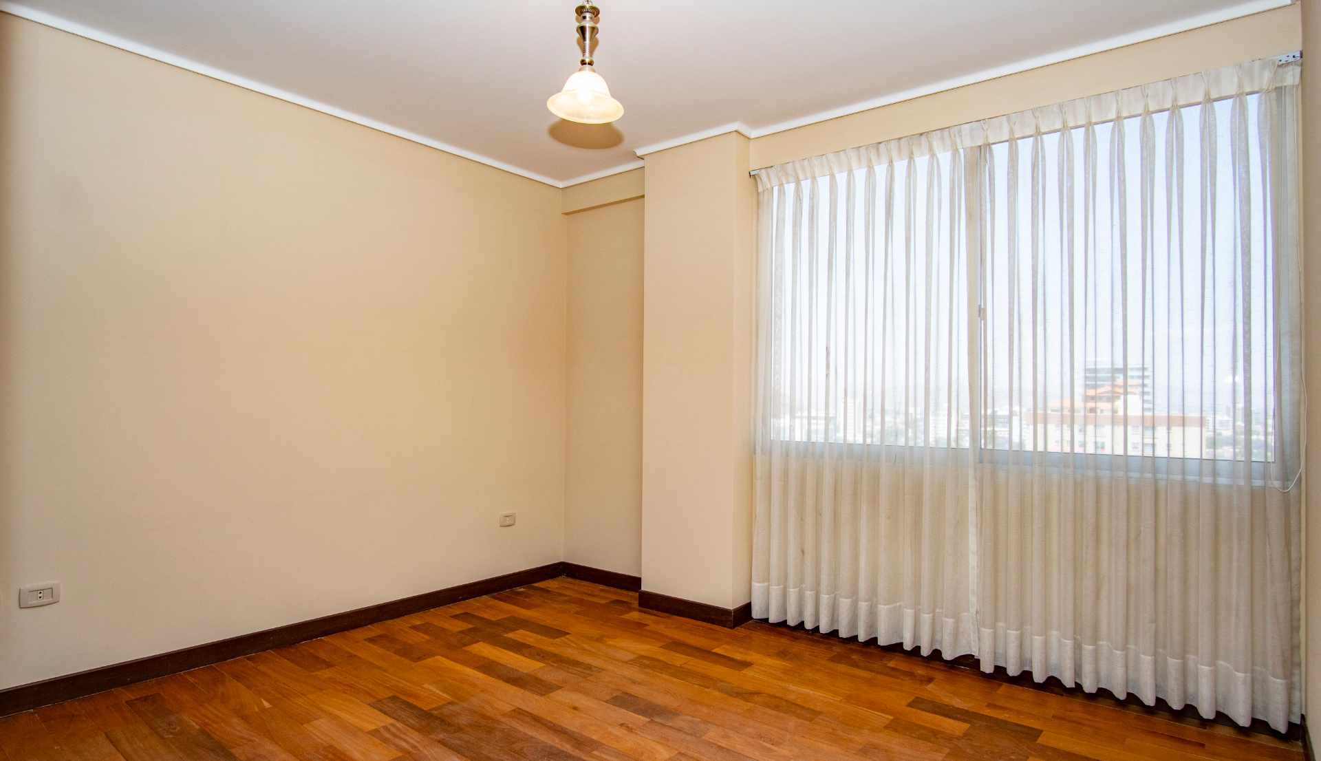 Departamento C. J.N. Rosales (Universidad Catolica Norte) Foto 2