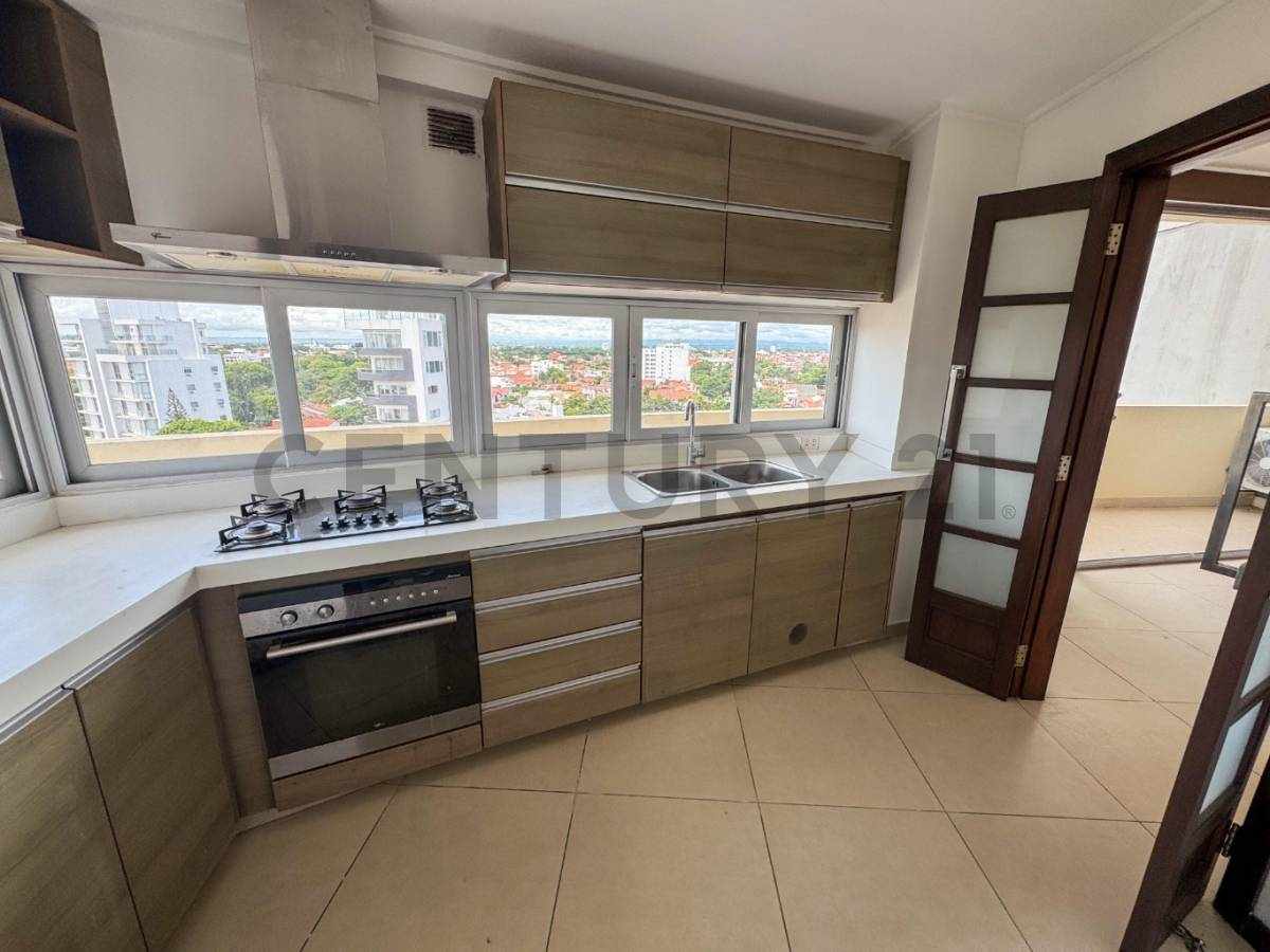 Departamento Urbari, 2 cuadras del 2do anillo Foto 5