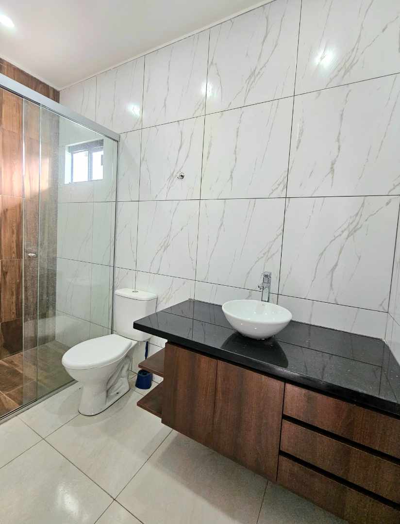 Casa en VentaAv. Pirai y Radial 17.5 8vo anillo  3 dormitorios 2 baños 2 parqueos Foto 7