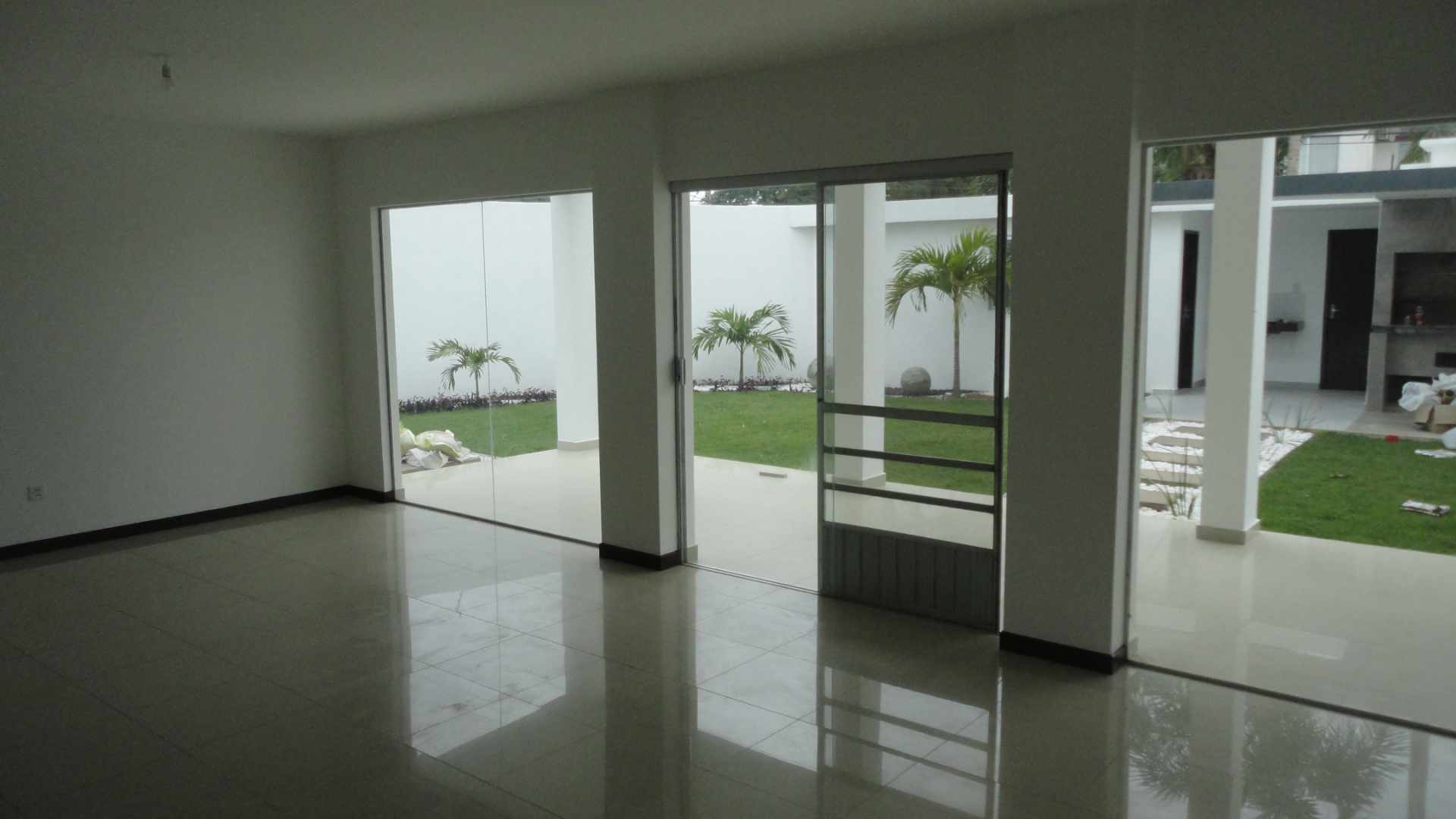 Casa en Entre 7mo y 8vo anillo Norte en Santa Cruz de la Sierra 4 dormitorios 3 baños 2 parqueos Foto 10