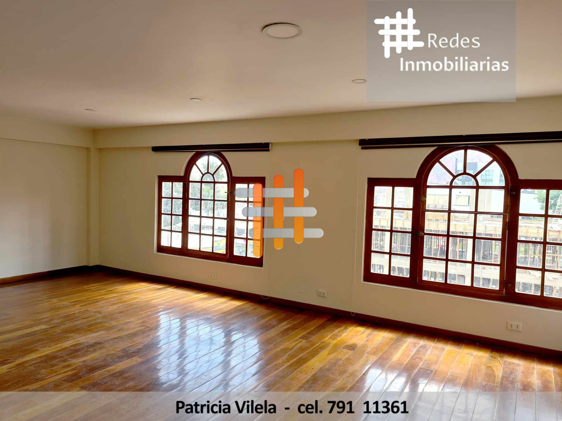 Departamento en AlquilerEN ALQUILER  DEPARTAMENTO EN CALACOTO SOBRE AV. PATIÑO 3 dormitorios 3 baños 1 parqueos Foto 1