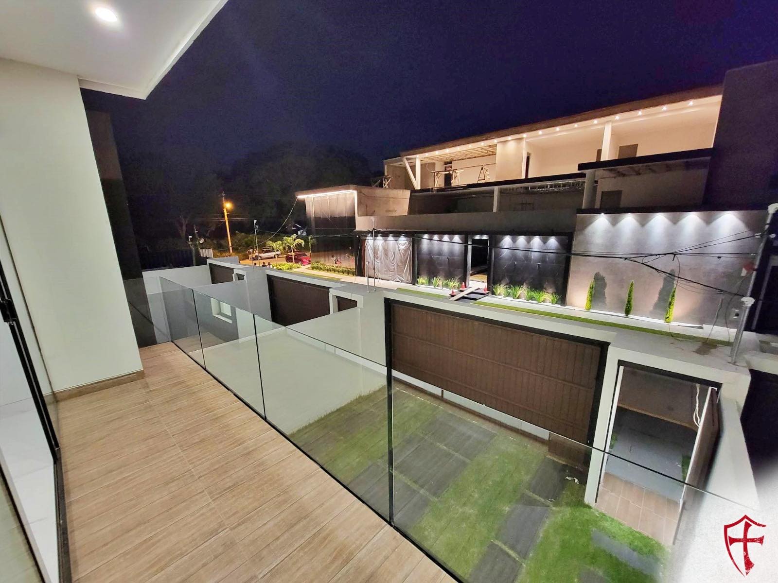 Casa Av Banzer 8vo anillo zona norte  Foto 5