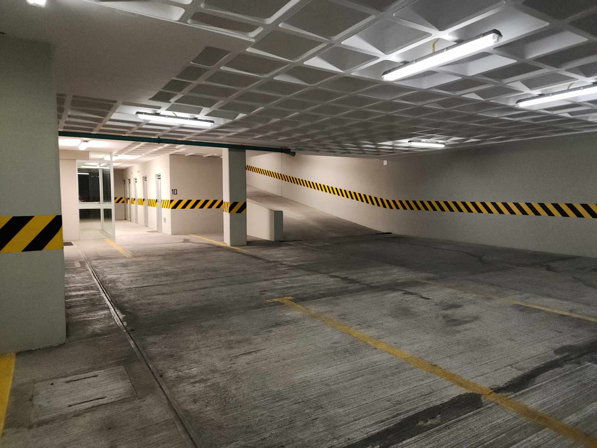 Departamento en Calacoto en La Paz 3 dormitorios 5 baños 1 parqueos Foto 13