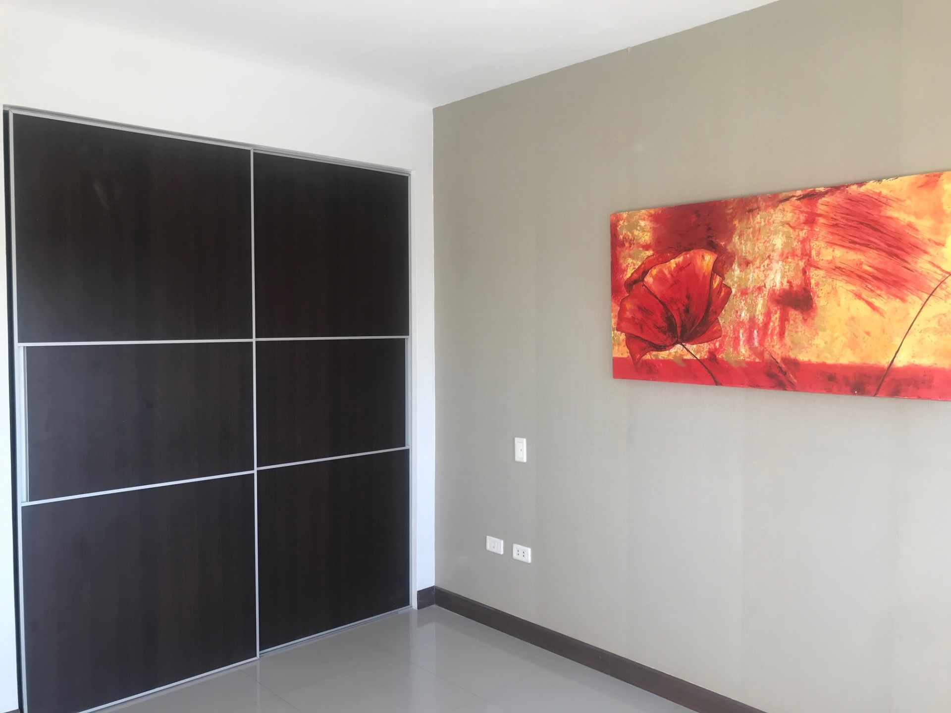 Departamento en Alquiler[CONDOMINIO SIRARI| BARRIO SIRARI Y 4TO. ANILLO] ALQUILER DEPARTAMENTO 1 DORMITORIO SIN MUEBLES  Foto 5