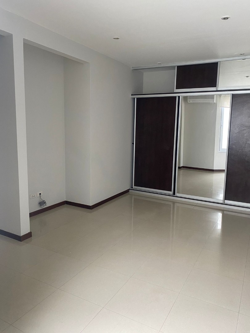 Casa en VentaVilla Toscana (R27 y 5to anillo), zona norte  3 dormitorios 3 baños 2 parqueos Foto 10