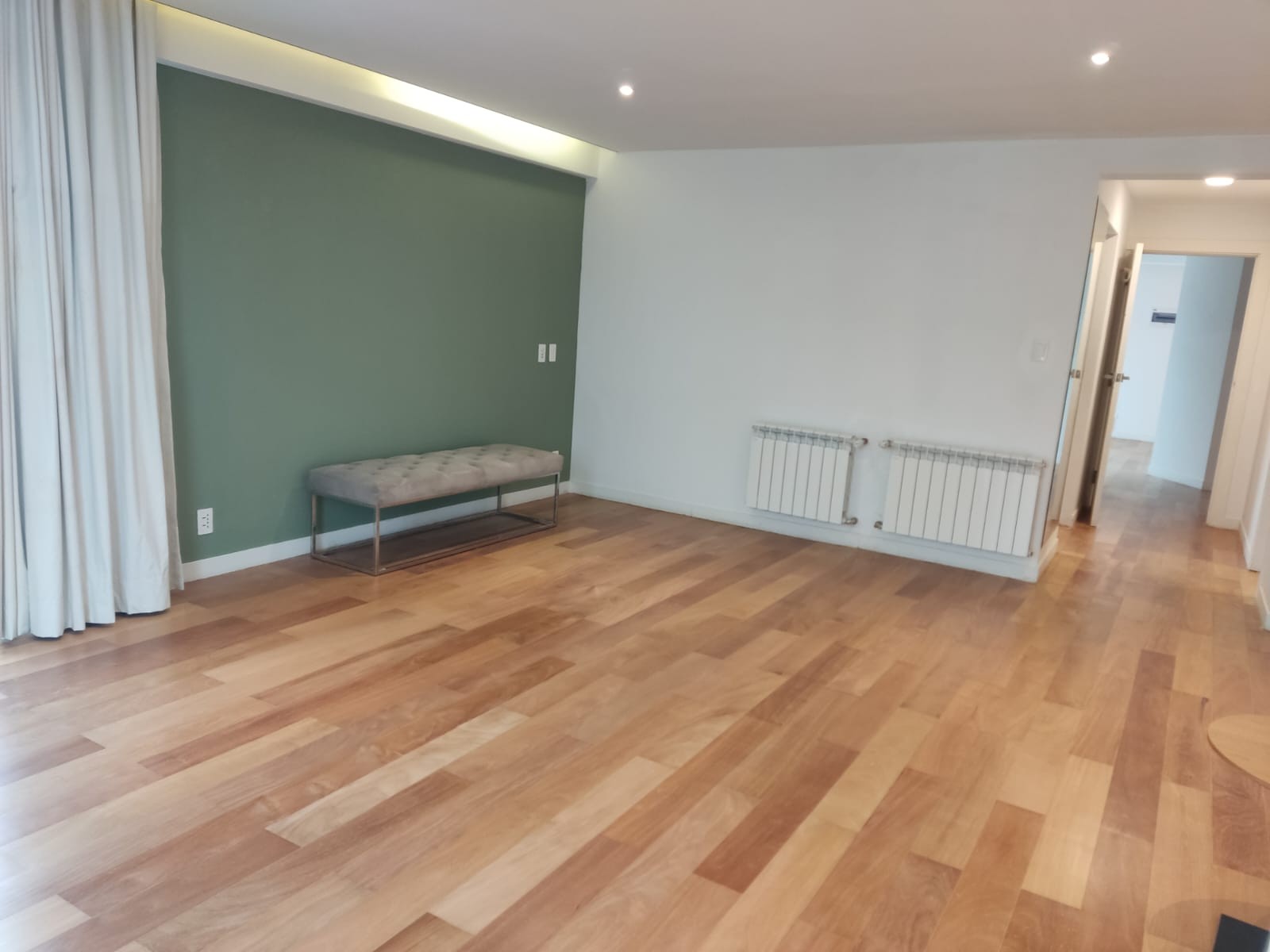 Departamento en AlquilerAv. 6 de agosto y esquina belisario salina, edif Carlos David Foto 26
