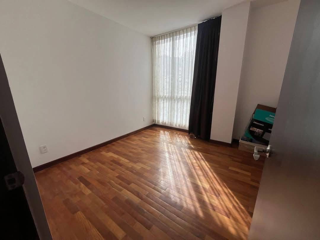Departamento en AlquilerIRPAVI C/8 2 dormitorios 2 baños 1 parqueos Foto 4