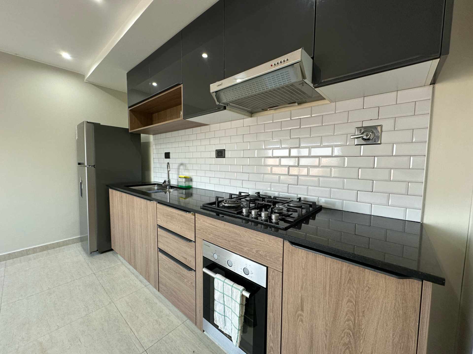 Departamento en Entre 4to y 5to anillo Norte en Santa Cruz de la Sierra 1 dormitorios 1 baños  Foto 1