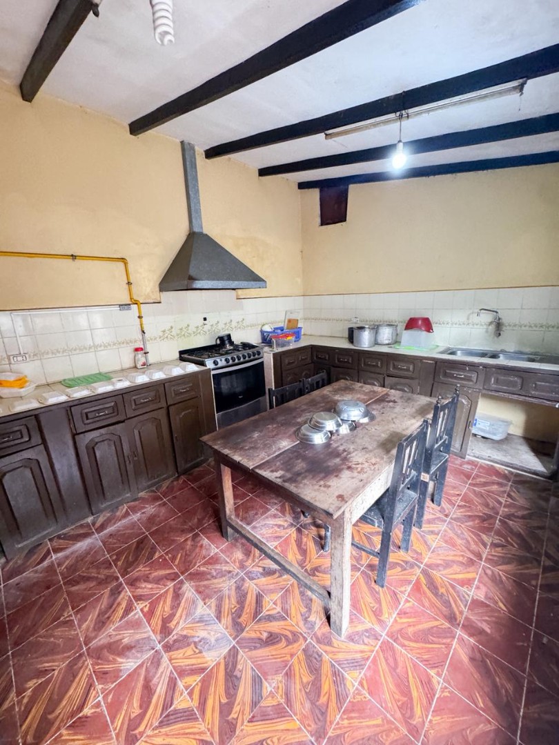 Casa en VentaZona este Avenida Brasil entre 2do y 3er anillo 5 dormitorios 3 baños 2 parqueos Foto 8