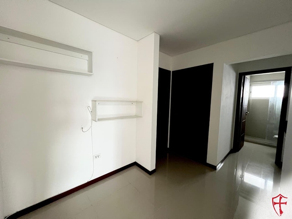 En Alquiler a Bs 4,900 Foto 4