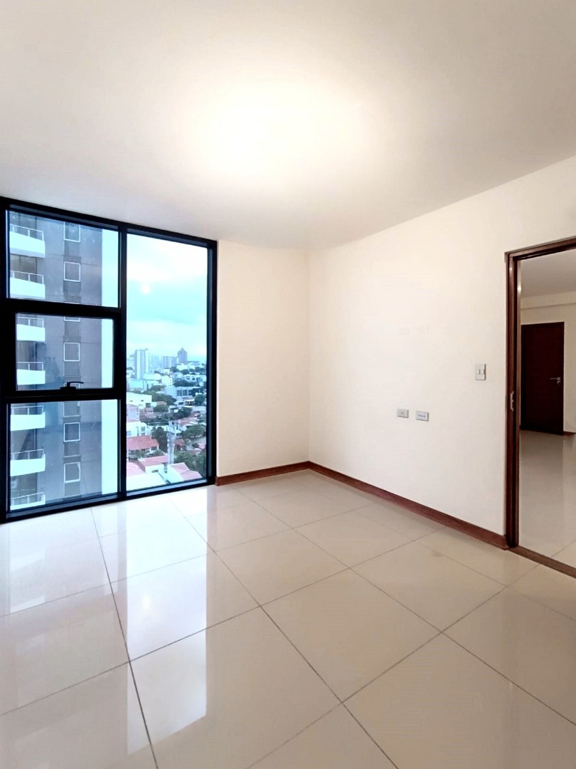 En Alquiler a $us 460 Foto 6